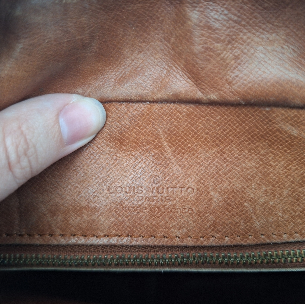 Louis Vuitton Danube with Monogram Strap - Picture 2 of 15